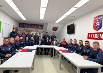 Drejtori Teknik i FSHF, leksion të hapur te Vllaznia