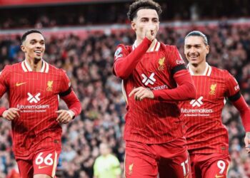 Liverpool komandon Premier League, sukses me peshë ndaj Chelsea