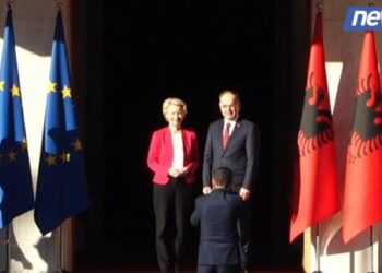 Von der Leyen në Tiranë/ Përfundon takimin me Begajn