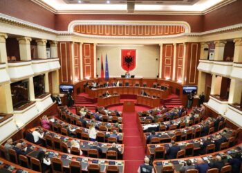 Kuvendi anulon seancën pleanare pas ardhjes së presidentit turk Erdogan në Tiranë