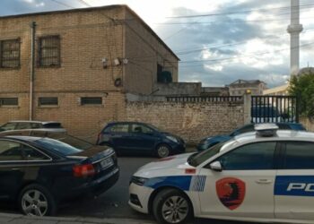 Policia e Tiranës zbulon laborator droge në godinën shtetërore