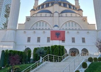 Inaugurimi i xhamisë së Namazgjasë, imami Gazment Teqja lexon Kuranin