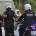 Arrestohet çifti shqiptar në Athinë, u kapën me lëndë plasëse dhe armë në makinë