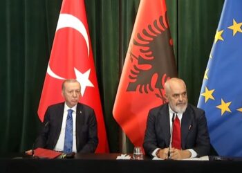 Turqia dhuratë Shqipërisë dronë kamikazë