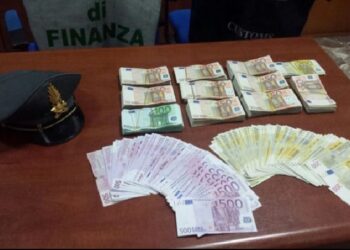 Arrestohet 32-vjeçari që tentoi të fuste në Shqipëri 31 mijë paund të padeklaruara