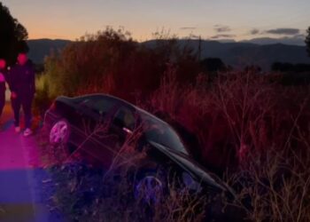 Korçë/ Aksident në Turan, mjeti del nga rruga, lëndohet drejtuesi