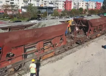 Makineri e re për linjën hekurudhore Tiranë-Durrës-Rinas, Balluku: Një fazë e re