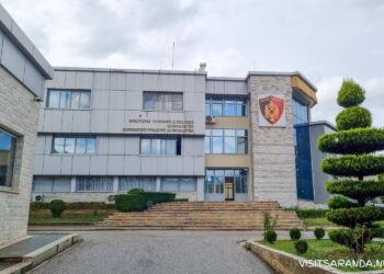 Dyshohet se goditi një nxënës në shkollë, procedohet mësuesja