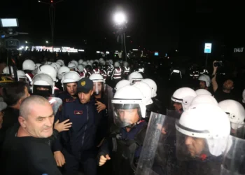 Protesta e opozitës/ Tetë të arrestuar dhe 195 të proceduar