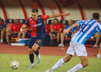 Publikohen formacionet zyrtare të klasikes, Tirana-Vllaznia dhe Laç-Egnatia