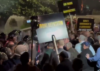 Protesta/ Policia e Shtetit: Janë lënduar 10 efektivë nga bombat molotov