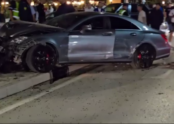 VIDEO/ Aksident në Vlorë, përplasen dy makina, lëndohet një person