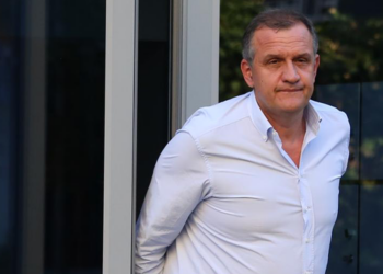 Paradoksi i dinjitetit: Kur të akuzuarit për korrupsion kërkojnë respekt