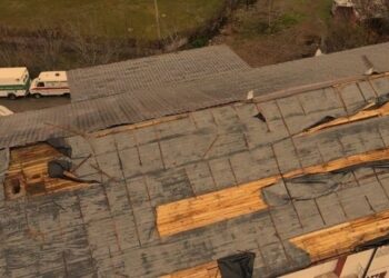 Erërat e forta nxjerrin jashtë funksionit spitalin e Pukës