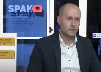 Pagoi për të vrarë bashkëshorten, dorëzohet në polici Alban Bengasi