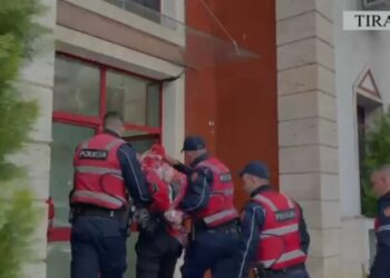 Qarkullonte i armatosur, në pranga 42-vjecari