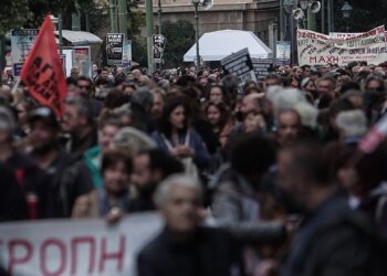 Greva 24-orëshe paralizon Greqinë