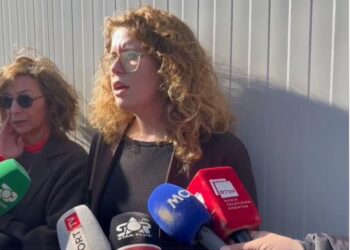 Opozita italiane viziton kampin e emigrantëve në Lezhë