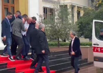 Deputeti Lefter Gështenja dërgohet me urgjencë në spital