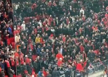 Përleshje mes tifozëve shqiptarë në “Arena Kombëtare”