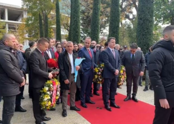 Opozita organizon ceremoni për Pavarësinë në Vlorë