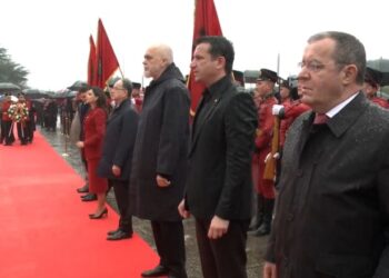 Homazhe për 80-vjetorin e Çlirimit në Varrezat e Dëshmorëve