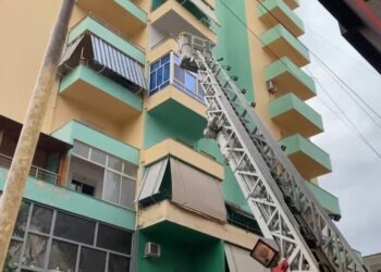 Gjendet një trup i pajetë në një banesë në Fier