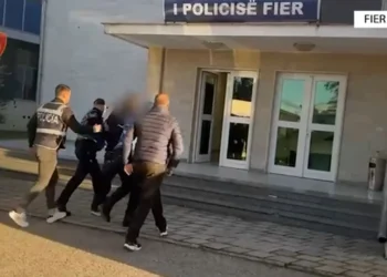 Tentoi të vriste një person tre vite më parë, arrestohet 47-vjeçari në Fier