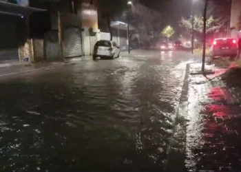 Moti i keq “paralizon” Durrësin