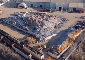 Qeveria shqiptare tërheq projektligjin për importin e mbetjeve