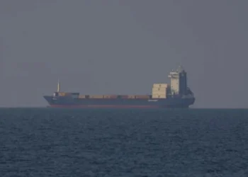 Anija me mbetje/ Pritet të ankorohet nesër në portin e Durrësit