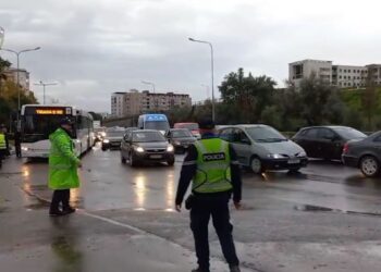 Moti i keq në të gjithë vendin, Policia apel qytetarëve