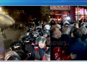 Kaos te Bashkia e Tiranës, policia hedh ujë drejt protestuesve