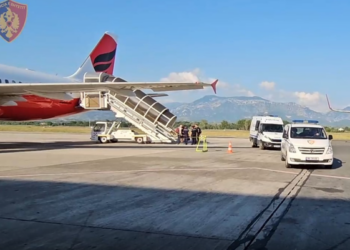 Pjesë e një grupi kriminal, ekstradohet nga Greqia 32-vjeçari shqiptar