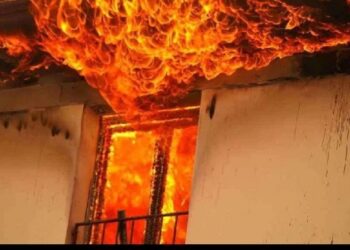 Zjarri shkrumbon banesën në Shkodër, humb jetën i moshuari