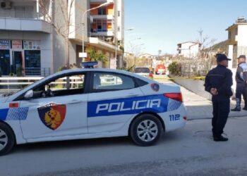 Sherr mes vëllezërve në Vlorë