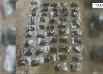 Shpërndanin kanabis, në pranga tre të rinj në Tiranë