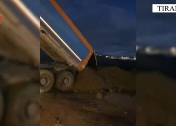 Shkarkuan inerte pa leje në Tiranë, në pranga tre persona