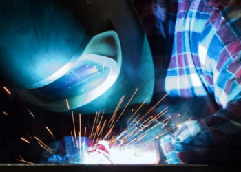 Një në katër të punësuar në Europë është emigrant