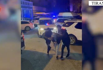 U kapën me 300 tableta ekstazi, në pranga 4 të rinj në Tiranë