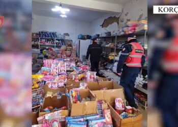 Shiste fishekzjarre kontrabandë, e pëson pronarja në Korçë