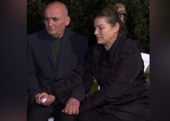 “Zemra ime është e thyer”/  Mamaja e Martinit  mes lotësh në protestë