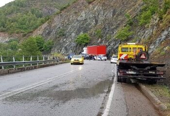 Aksident në aksin Librazhd-Prrenjas, humb jetën drejtuesi i automjetit