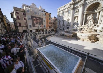 Shatërvani i Trevit rihapet pas restaurimit, kufizime të reja për turistët