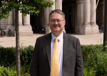 Abbott për “non grata” e Berishës: Vendim që nuk politizohet