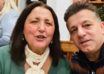 Parashqevi Simaku uron Krishtlindjet për shqiptarët