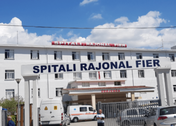 Pezullohen 3 mjekë për neglizhencë që shkaktoi vdekjen e 54-vjeçarit