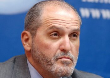 “Prania e shtetit në gjithë territorin është forcuar”/ Surroi vlerëson Kurtin