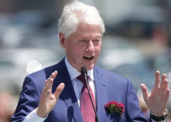Ish-presidenti Bill Clinton shtrohet në spital