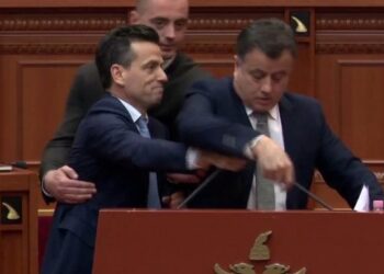 “Mu hiq qafe”/ Përplasje e ashpër mes Nokës dhe Shehajt, ndërpritet seanca plenare